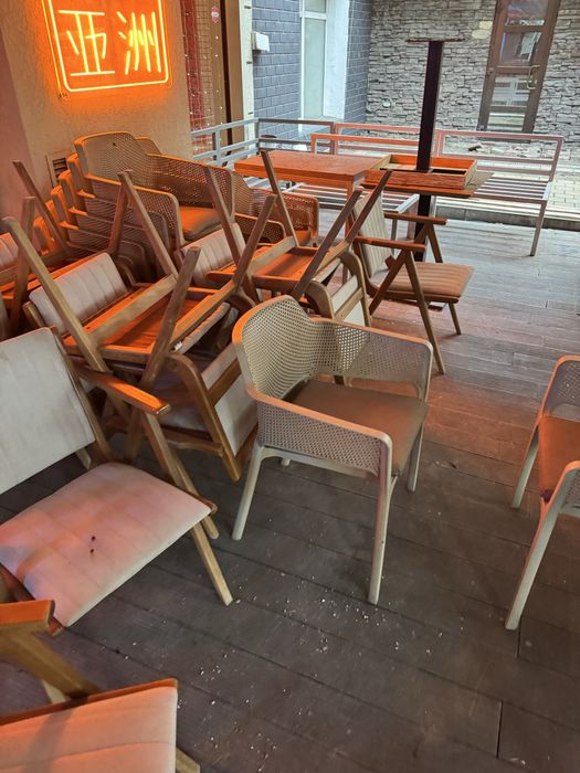 Продам столы стулья срочно недорого