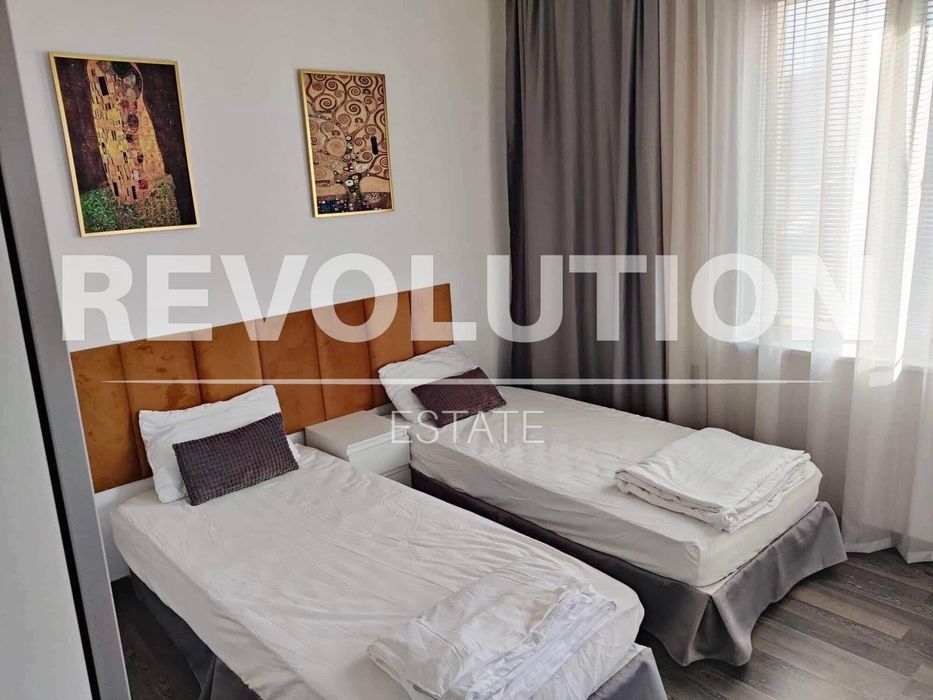Дава се под наем Тристаен апартамент в Варна, Център - 100 кв.м за 698.19 € - Снимка #5