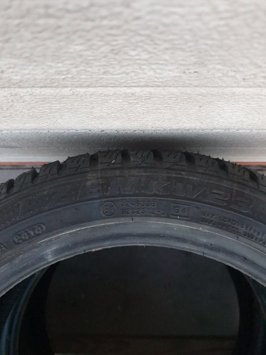 Нови зимни Гуми 2 броя KUMHO IZen KW23 175 50 R15