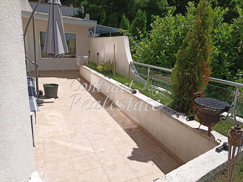 Дава се под наем Четиристаен апартамент в Варна, Бриз - 140 кв.м за 628.32 € - Снимка #13