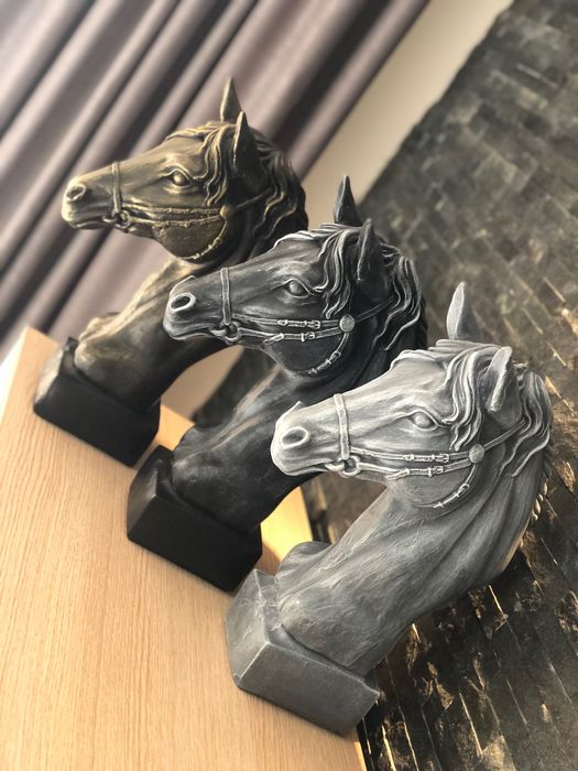 Статуи Конски Бюст (бетон)