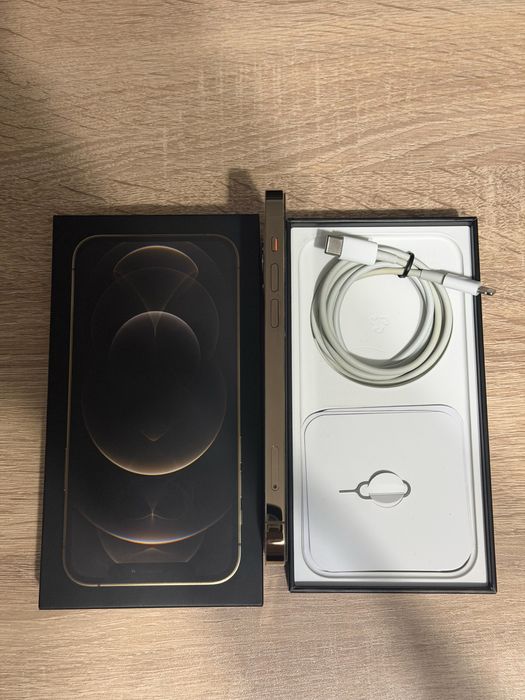 iPhone 12 Pro 256 КАТО НОВ!