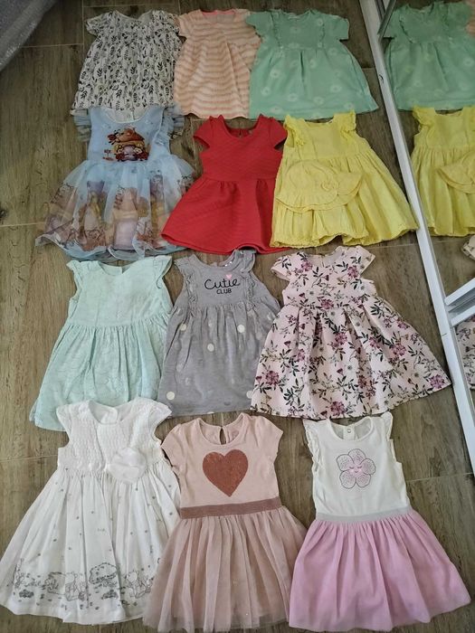 Vând lot rochițe, mărimea 80/86cm