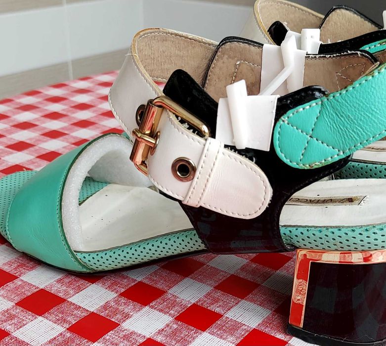 Босоножки  женские