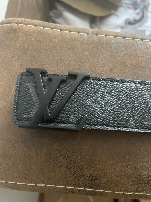 Vand curea Luis Vuitton