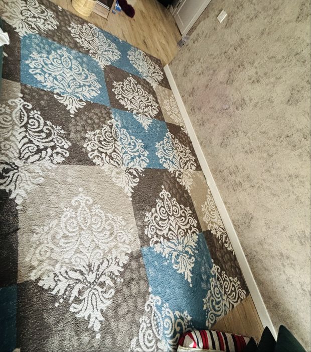 Продам ковёр в хорошем состоянии