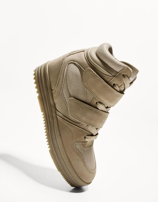 Високи кецове с платформа Bershka