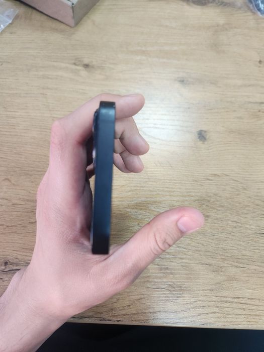 iPhone 13 Midnight (qora)