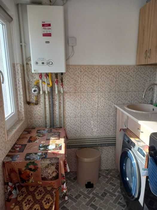 Proprietar vând garsonieră Strada Posada, Etaj 2