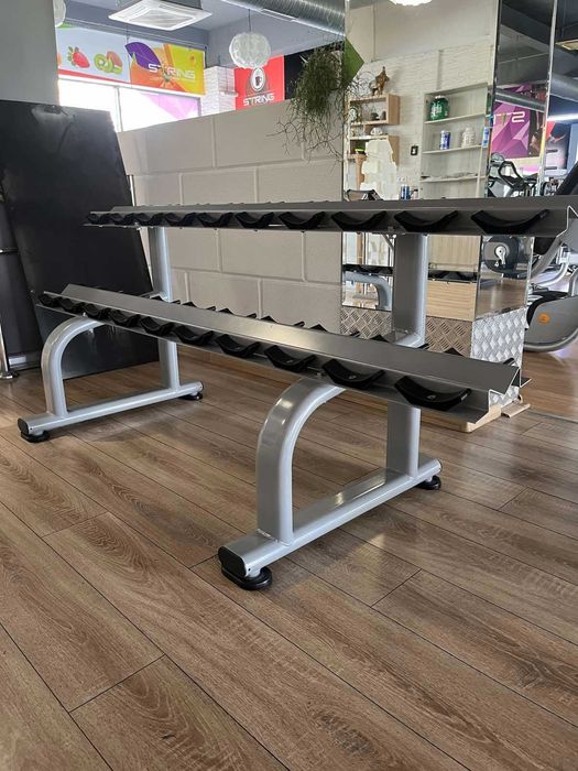 Стойка за дъмбели