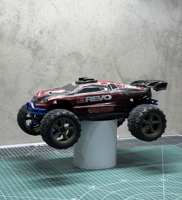 Traxxas E Revo 1/16