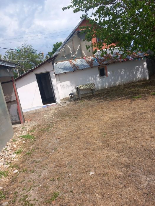 Casă de vanzare.