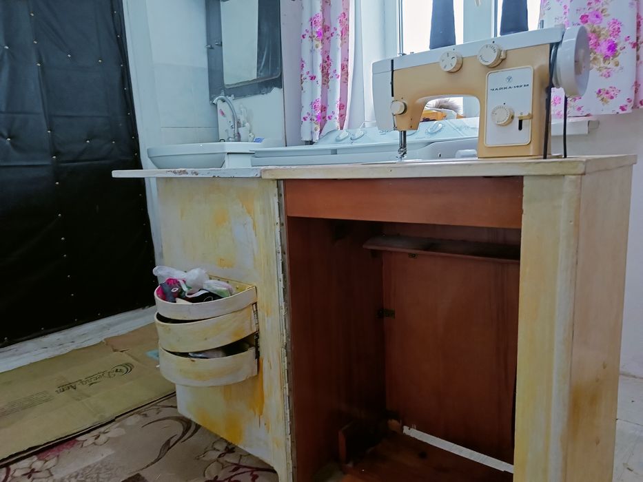 продам швейную машину за 15000