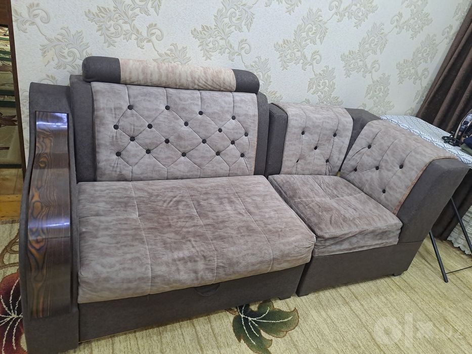 Yaxshi holatdagi divan sotiladi