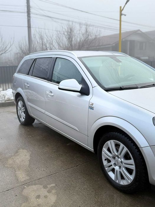 Opel astra h  2010