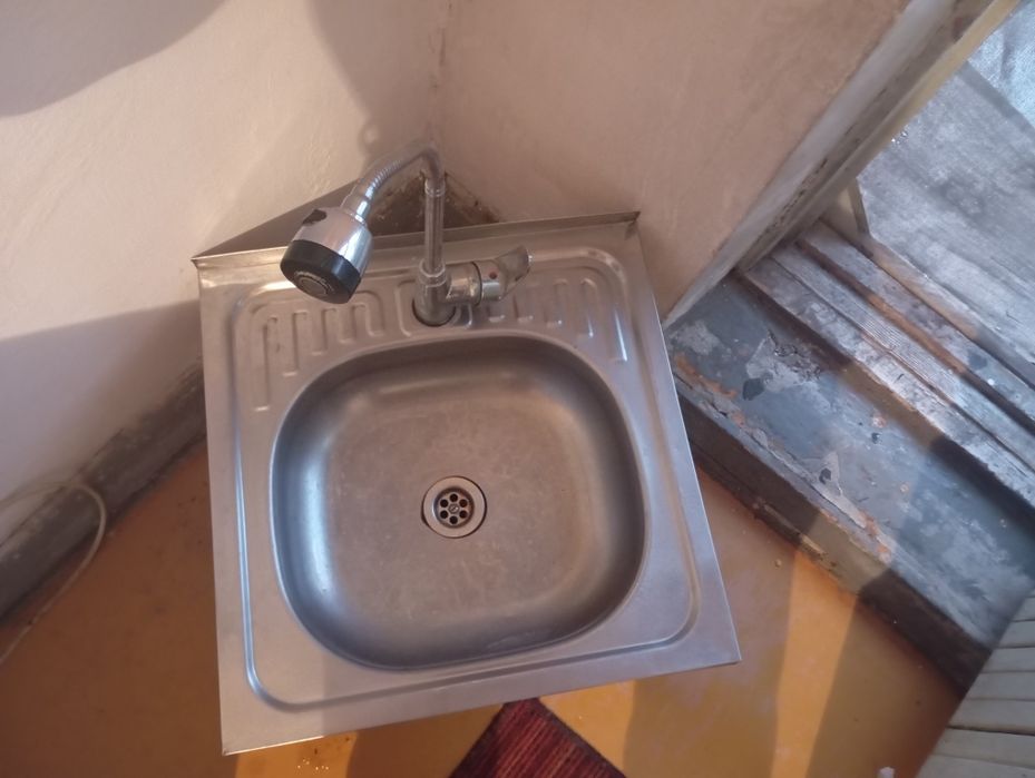 Продам мойку с краном