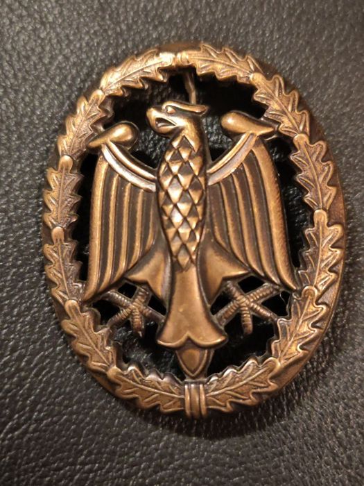 Продаётся знак отличия Бундесвера.