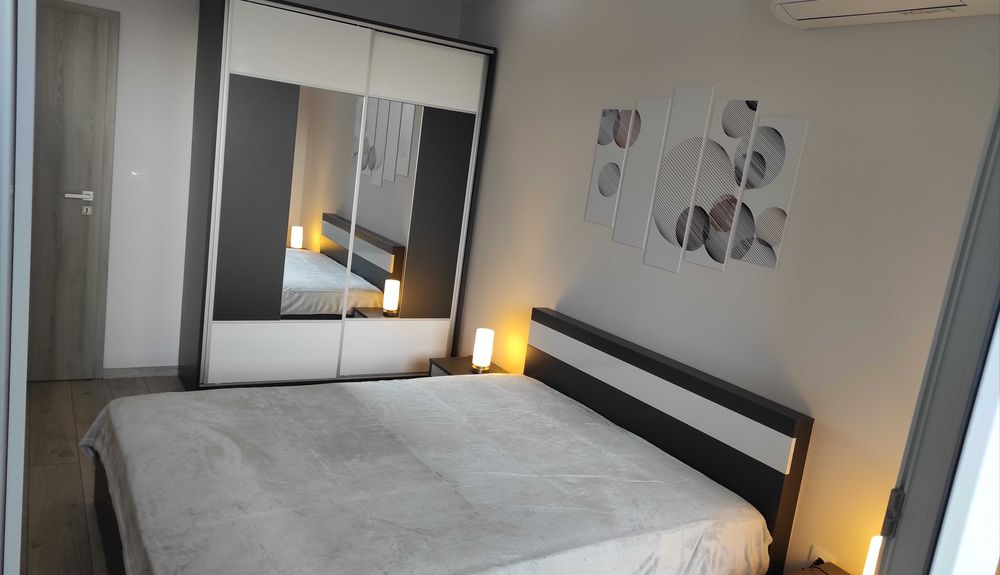 Под наем двустаен апартамент с подземно паркомясто,в ,, Томов Плаза "