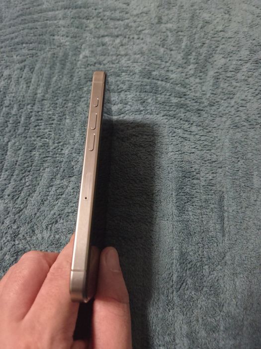 Iphon 15pro 128 titan