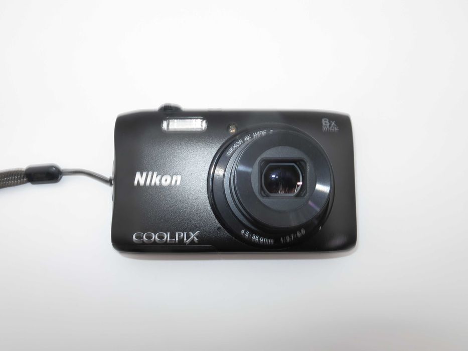 Nikon Coolpix S3600 ултра компактен цифров фотоапарат, дигиална камера в черен цвят 20 MP и 8х оптичен зум, като НОВА, комплект, работи перфектно