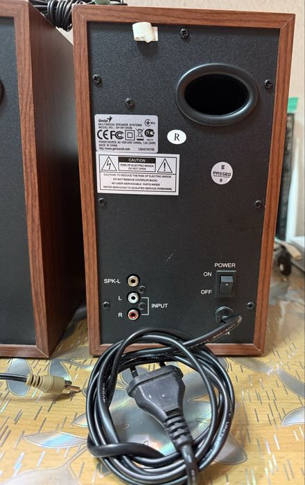 Boxe Genius 2.0 din lemn – bass bun, sunet clar | PC / TV