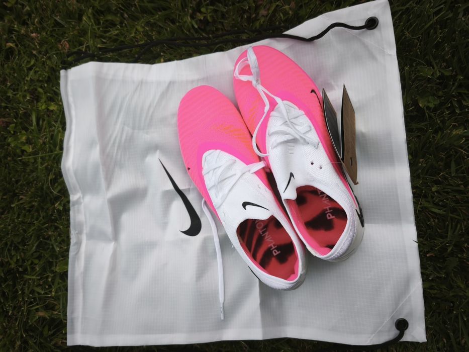 Футболни обувки Nike phantom
