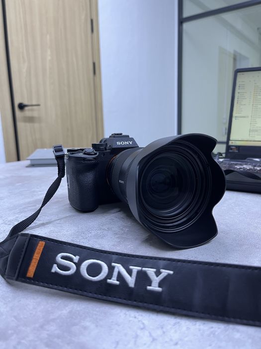 Камера Sony ALFA 7 5, обьектив FE 2.8/24-70 gm2