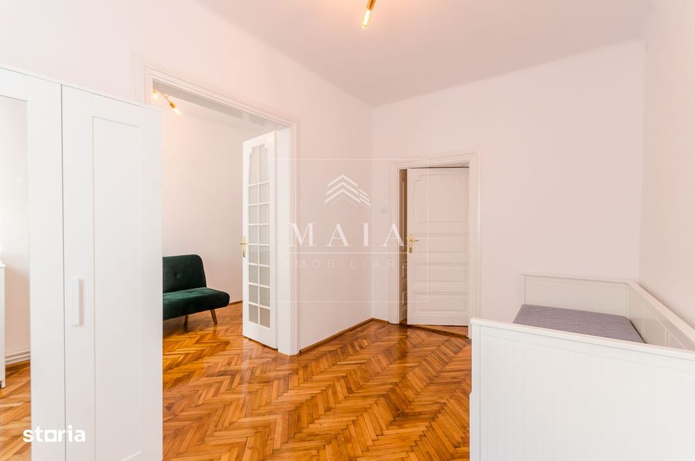 Apartament 3 camere, imobil tip vila, zona centrala, cu garaj
