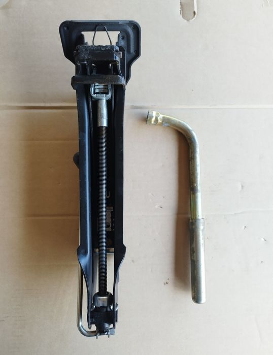 Cric + cheie prezoane Audi Q5