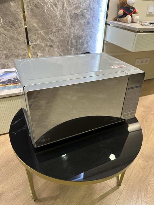 Микроволновка LG MS2043HAR 20 литров 700 Вт