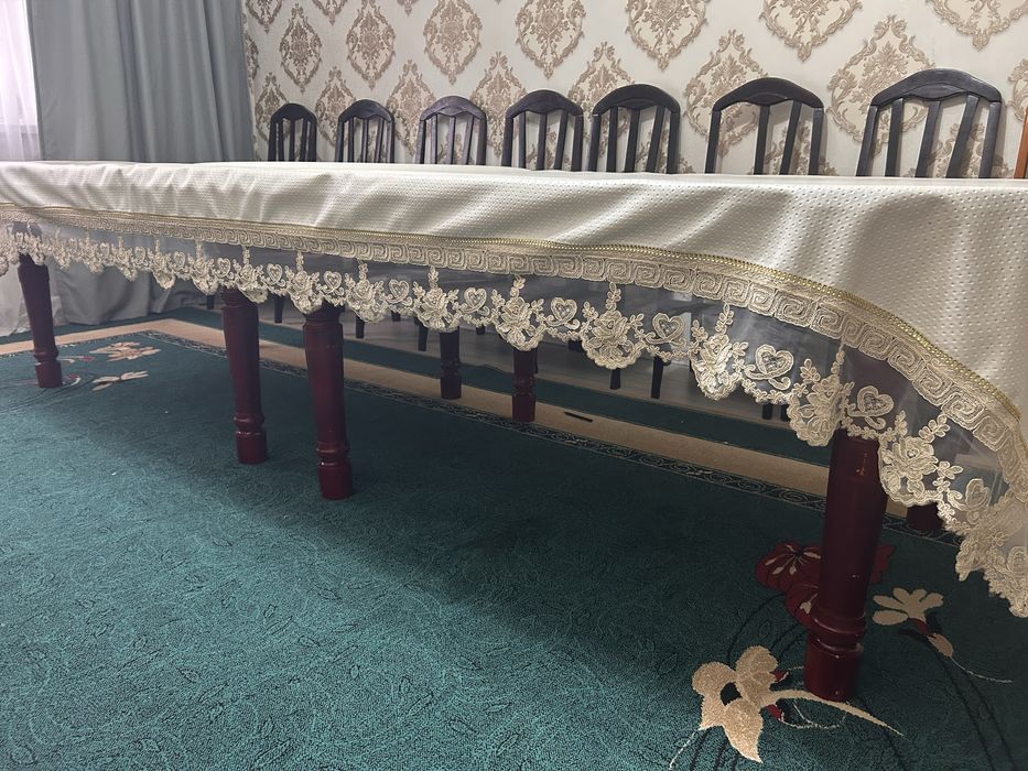 Продается стол и стулья