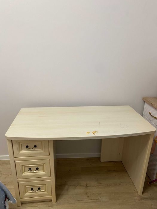 Стол письменный с 3-мя ящиками