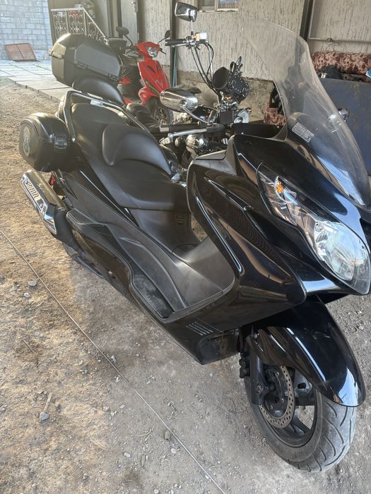 Продам макси скутер