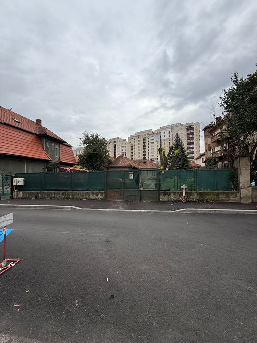 Casa plus teren centru- Zona AFI Mall