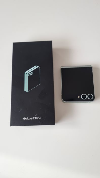 Samsung Galaxy  Z Flip6 512MB