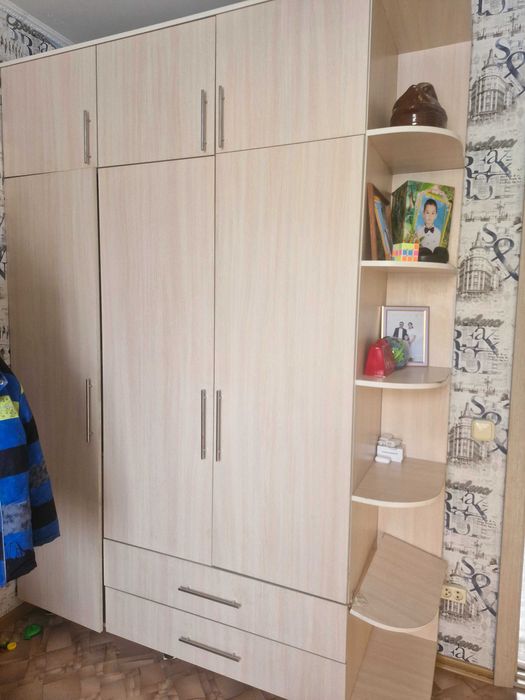 Продам недорого мебель