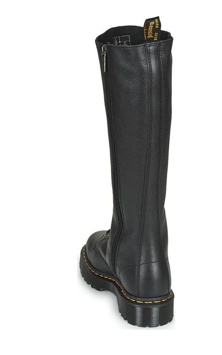 Ghete înalte Dr Airwair Martens