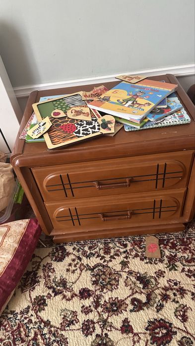 Срочно продам кровать и тумбочку