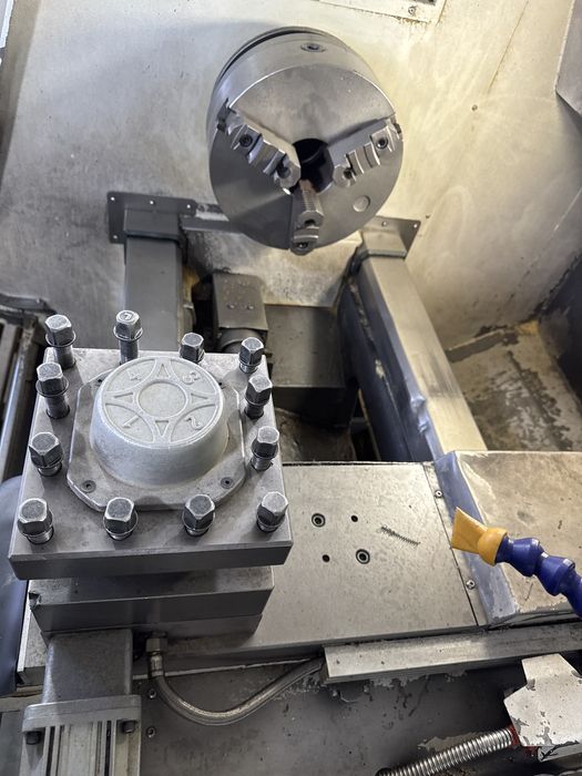 Токарный станок с ЧПУ