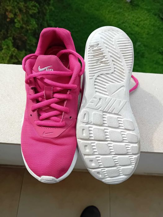 Adidași Nike Air Max Oketo (Dama / Copii) – Mărimea 35.5 – Roz Fuchsia / Wild Cherry