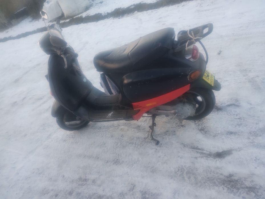 Vând scuter Piaggio vespa 80cc
