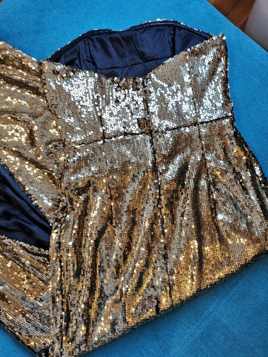 Rochie nouă de seara, cu aplicații de paiete aurii, nr. 38