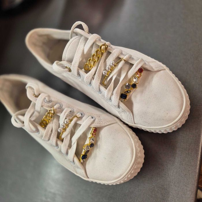 Обувки бяли Lasckana