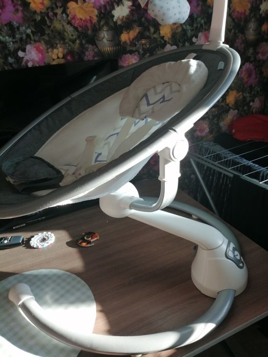 Шезлонг автоматический музыкальный