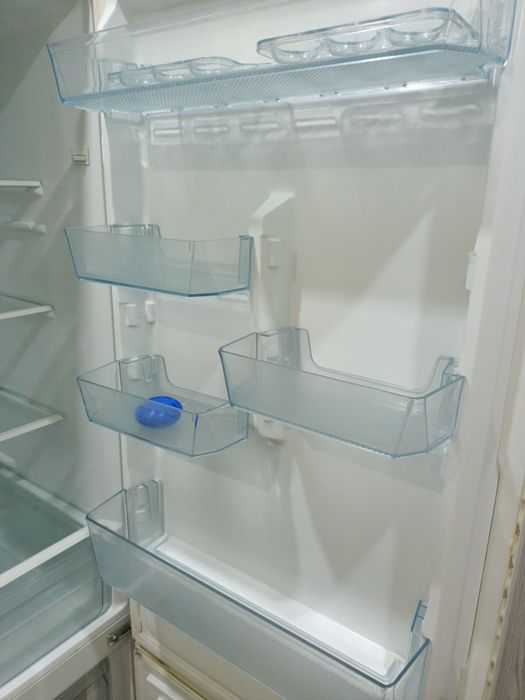Продам холодильник .