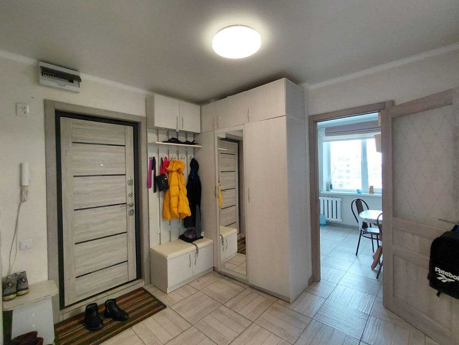 Продам 4 ком кв 8 мкр