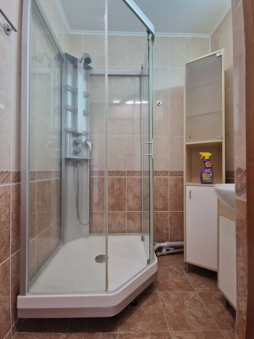 Продам 2 кв 71квм по Молдагуловой
