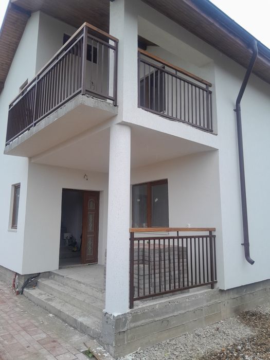 Casă nouă de vînzare