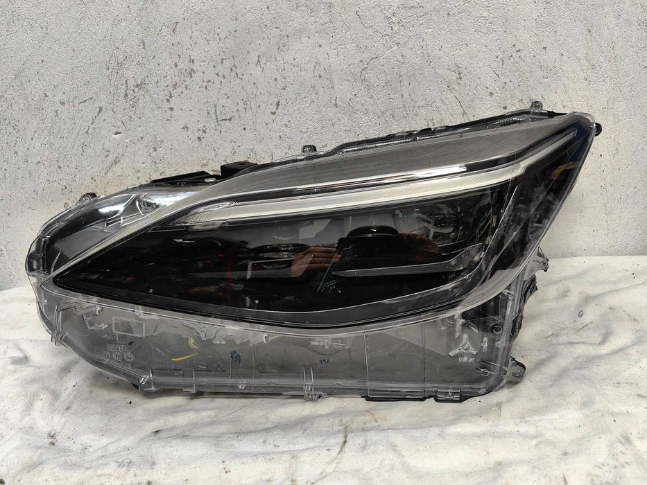 Оригинален  фар Тойота Ярис  Toyota Yaris Cross Full Led  2022