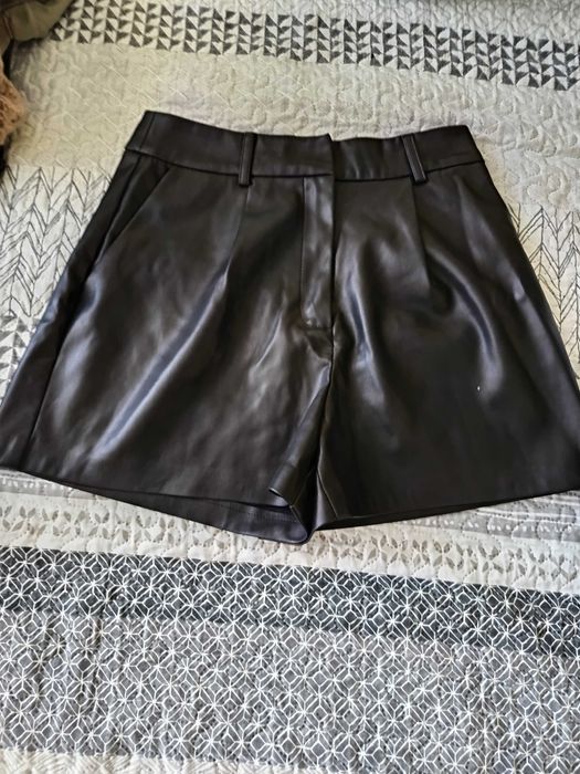 Кожени панталонки